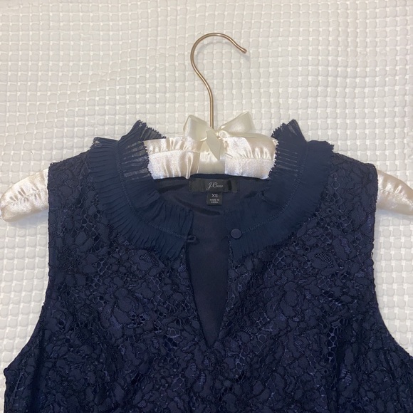 J. Crew Sleevless lace top with eye lash trim and ruffled collar - Picture 4 of 6